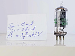 1 x 12AU6 GE TESTED green label USA/ HF94 / CV1961 Pentode