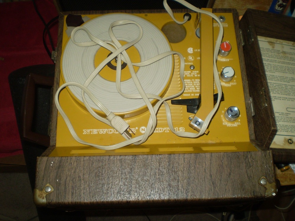 Newcomb EDT-12P Vintage School Record Player Portable Like Califone Audiotronics