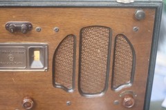 Vintage 1932 General Electric A-81 Portable Radio with tubes, missing cover.