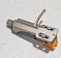 Vintage Akai Headshell with Cartridge – Universal SME Bayonet Connector