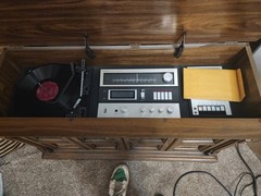 Magnavox Vintage Stereo Console w/ Record Player Turntable, AM/FM, Wood Cabinet