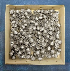 50pcs Germanium Transistors PNP P416B (2SA279 2N384) – Tone Bender Fuzz – USSR