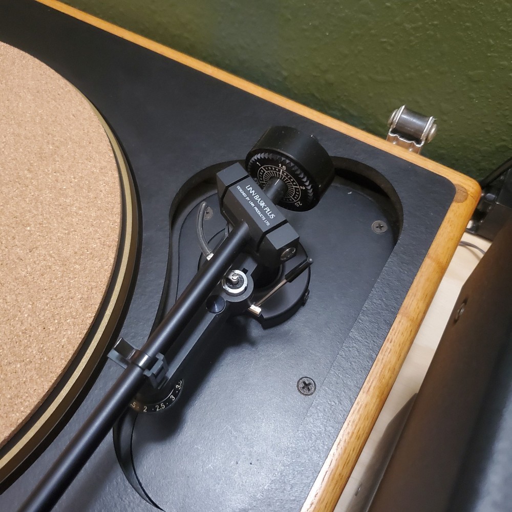 Linn Basik Plus Tonearm With Aftermarket Cable.