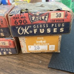 Vintage EAGLE & CEFCO Glass Plug Fuses Screw in 15 , 20, 30 AMP 125 Volts #RD-bn