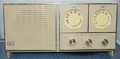 NICE Vintage RCA RHC17J AM/FM Radio – Working Good
