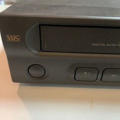 Audiovox AVP-7000 VHS Video Cassette Player 12V DC No Cables/Remote