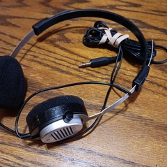 Realistic NOVA 45 headphones, 33-1001, Stranger Things, ear foam Damage