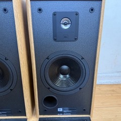 JBL 2600 ~ 2-Way ~ Woodgrain Finish ~ Speakers ~ 8 Ohms ~ Excellent Condition