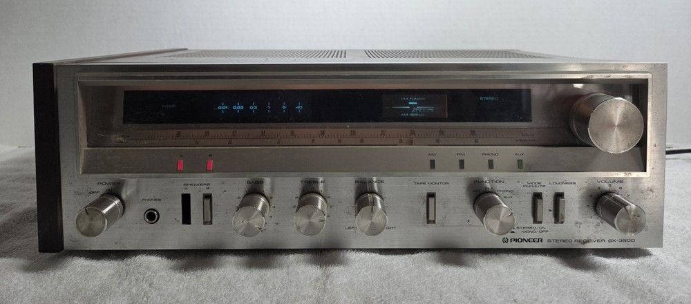 Pioneer SX-3500 AM/FM Stereo Receiver ~ For PARTS or REPAIR POWERS ON