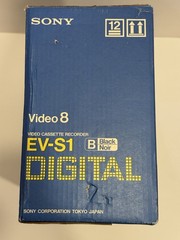 Sony 8 EV-S1 8mm digital w/remote -Powers up, doesn’t play on screen, see video