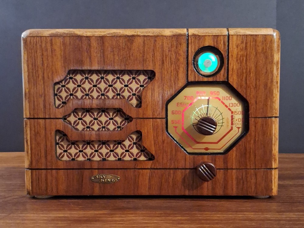 Old Antique Wood Sky King Vintage Tube Radio – Restored & Working w/ Green Eye