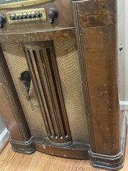 Vintage Floor Radio by Farnsworth Television Bridge Radio Corp Model BC105