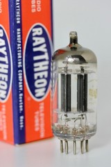 PERFECT 7025 (ECC83 sub) NOS RAYTHEON BLACK-PLATE TUBE USA. 1,600/1,600 D-GETTER