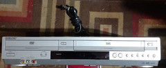 Sony SLV-D370P DVD/VCR Recorder Combo Player Hi-Fi Stereo No Remote Turns on