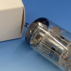 Rare Tungsram ECC83 12AX7, HALO getter, welded Maxi-Preamp II Test = NOS BN4426