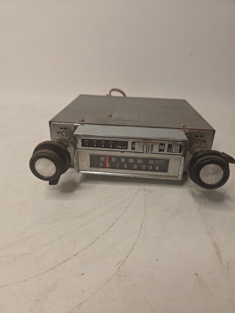 Audiovox ID-400 8 Track AM/FM Car Stereo Tape Player 2581C5 Made in Japan Untest