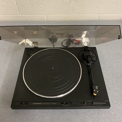 Pioneer PL-600 PLL Electronic Full Automatic Turntable