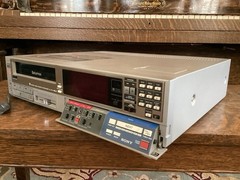 Sony Betamax SL-2710 Stereo Video Cassette Recorder For Parts Or Repair Only
