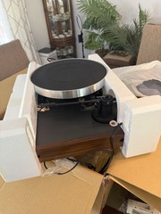 RARE Kyocera PL-601 Semi Automatic Turntable. This could Be NOS!
