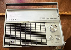 Vintage Sharp FV-1710 Multiband Deluxe Radio