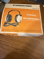 Stereophonic MI-77V Stereo Headphones with 10ft Cord and Volume controls