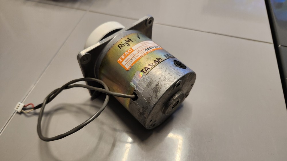 TEAC MOTOR 700084 FOR TASCAM BR20 REEL TAPE 700084 MM-27E FULLY TESTED