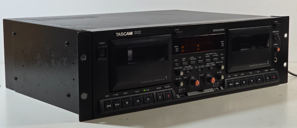TASCAM 302 Cassette Deck Player (Powers On / For Parts Or Repair)