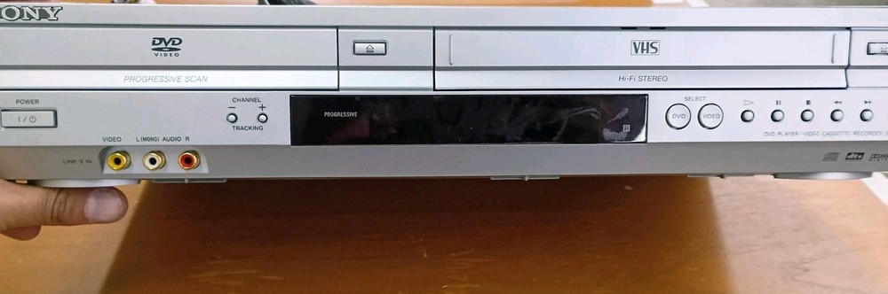 Sony SLV-D370P VCR DVD Combo Player Silver – NO REMOTE – DVD VCR COMBO