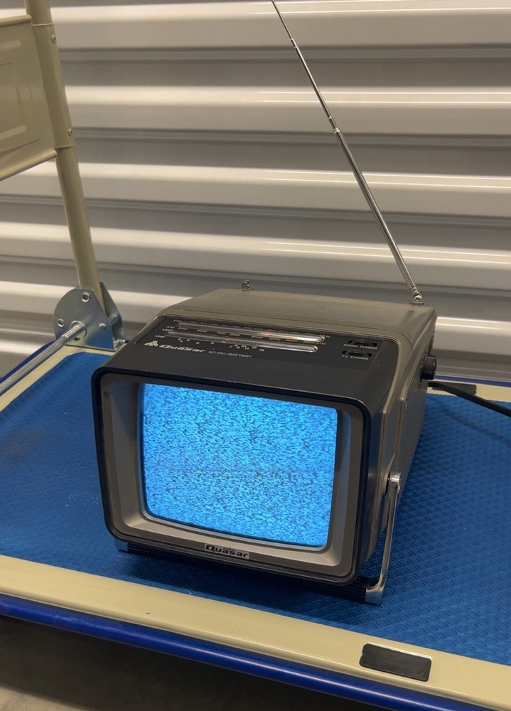 1980s Vintage QUASAR 7” CRT Portable TV UHF/VHF AM/FM Radio Model XP1774SJ
