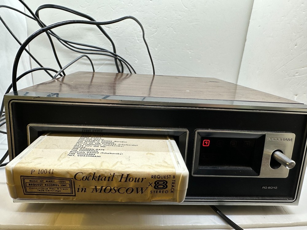 Sanyo 2/4 Channel Stereo 8 Track Tape Player Model RD 8010 Tested Works
