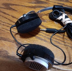 Realistic NOVA 45 headphones, 33-1001, Stranger Things, ear foam Damage