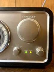 CROSLEY RADIO – SOLO. AM/FM/AUX RECEIVER. MCM RETRO STYLE. Model Cr221
