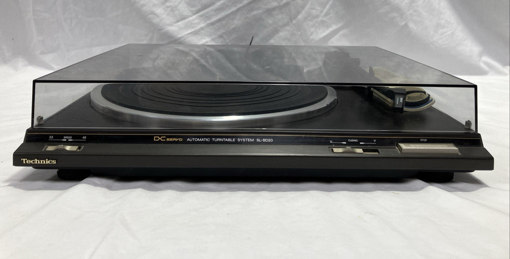 Technics SL-BD20 Belt Drive DC Servo Automatic Turntable – See Video