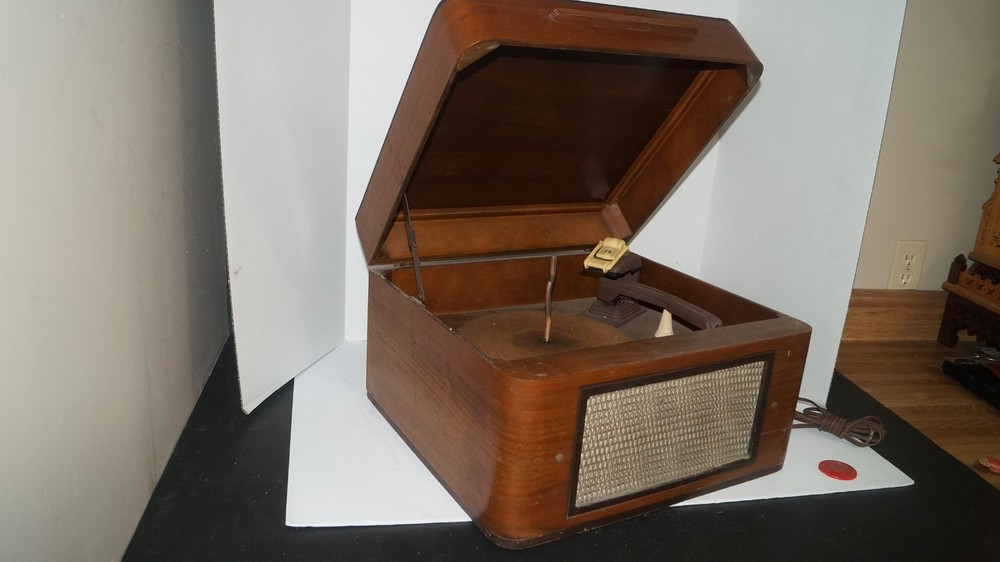 Vintage Wood ADMIRAL Model 6RP50-3A1AN Record Player Turntable 45 Watts – WORKS