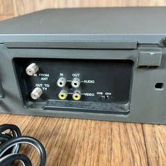 GE VG2021 4-Head VHS Video Cassette Recorder Player Works Great No Remote