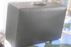 Vintage 1932 General Electric A-81 Portable Radio with tubes, missing cover.