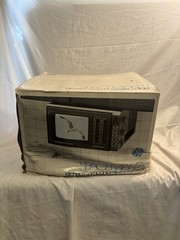 Spacemaker Kitchen Companion GE TV/Radio 5” B&W FM/AM 7-7650 Original Box
