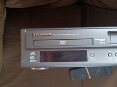 Sylvania DVC800C DVD/VCR Combo Plays VHS & DVD 4 Head Hi-Fi Stereo