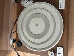 Yamaha YP-B4 Belt Drive Turntable Record Player FOR PARTS/REPAIR powers on