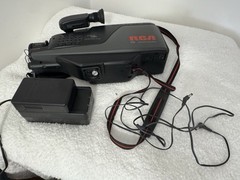 Vintage RCA CC507 Full-Size VHS Camcorder w/ Accessories – 1990s Retro Video