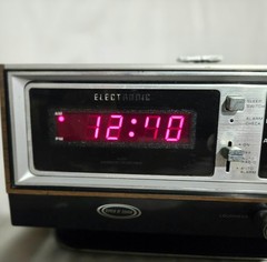 Zenith Model H472W AM/FM Clock Radio Circle of Sound Restored with Green LEDs