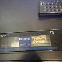Sony Betamax Video Cassette Recorder SL-3030 Powers On for parts/repair