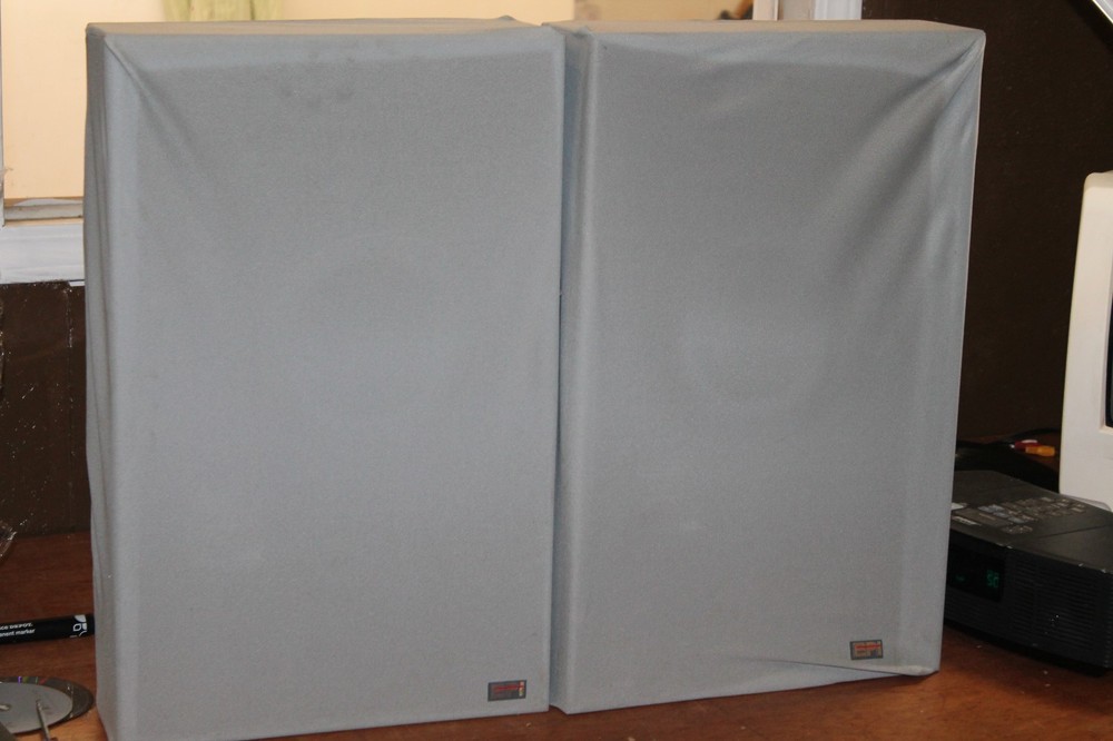 Pair of Harman International EpiCure EPI Model 110 Speaker