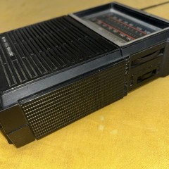 Vintage General Electric Two-Way-Power AM/FM Radio 7-2800 B Battery Operated