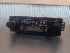 Vintage Audiovox AV-686 AM/FM Radio. Untested. all buttons move well