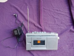 Vintage Realistic Minisette-10 Cassette Tape Player/Recorder + AM/FM Radio