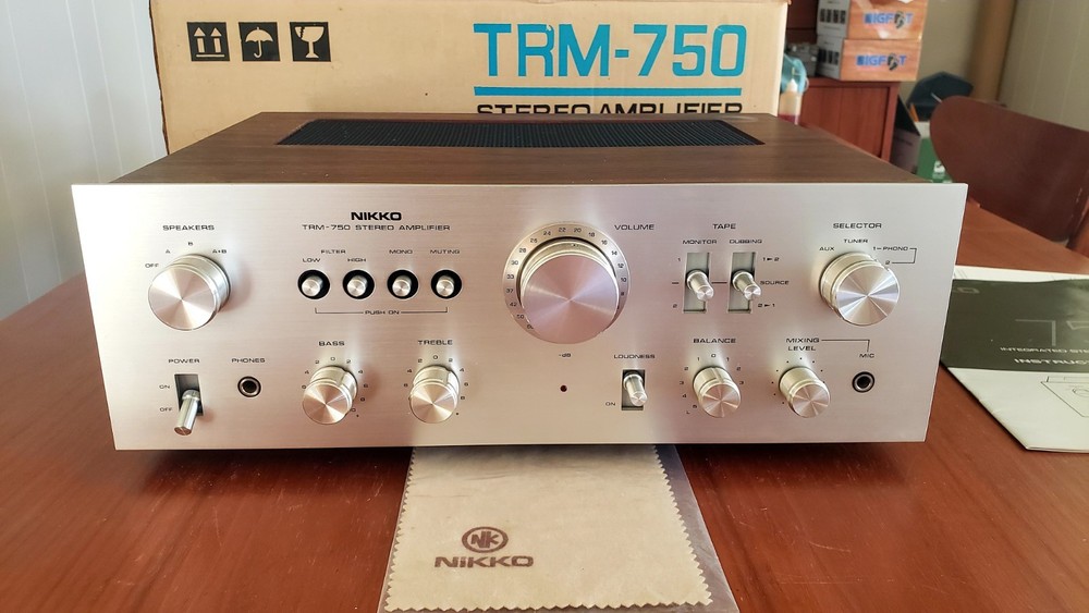 Nikko TRM-750 Integrated Amplifier MINT condition with Original Manual And Box!