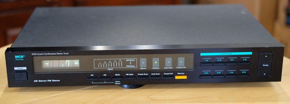 MCS 3050 AM/FM/AM Quartz Synthesized Stereo Tuner, Vintage, Clean