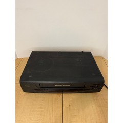 Philips Magnavox VRA411AT21 VHS HQ VCR 4 Head Black Parts or Repair