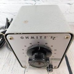 Vintage Ohmite VT4-F Variable Transformer 3.5 amp POWERS ON – NOT TESTED Clean